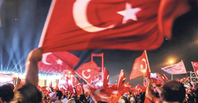 15 Temmuz’da geceyi aydınlatan yüzler, vatanı ayakta tuttu! Bir gecede yeniden doğduk: Lider çağırdı, millet yürüdü