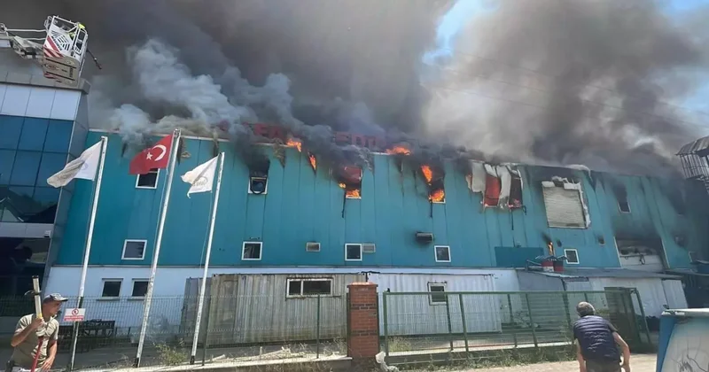 Bolu da fabrika yangını! Çok sayıda ekip sevk edildi