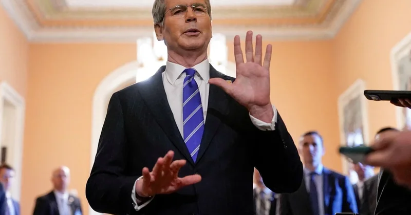 Trump ın ardından bakanı da Powell dan şikayetçi: Fed den ayrılmalı Sözcü Gazetesi