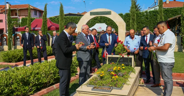 Denizli, Manisa ve Uşak ta 15 Temmuz dolayısıyla şehit kabirleri ziyaret edildi Denizli Haberleri