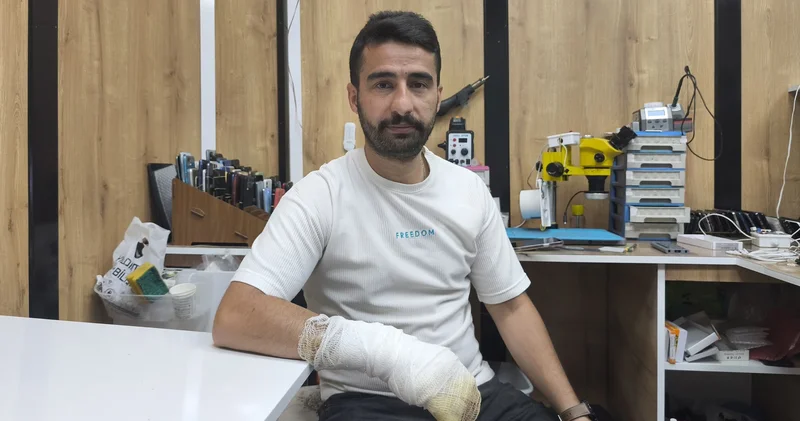 Cep telefonu bataryası bomba gibi patladı! O anlar kamerada...