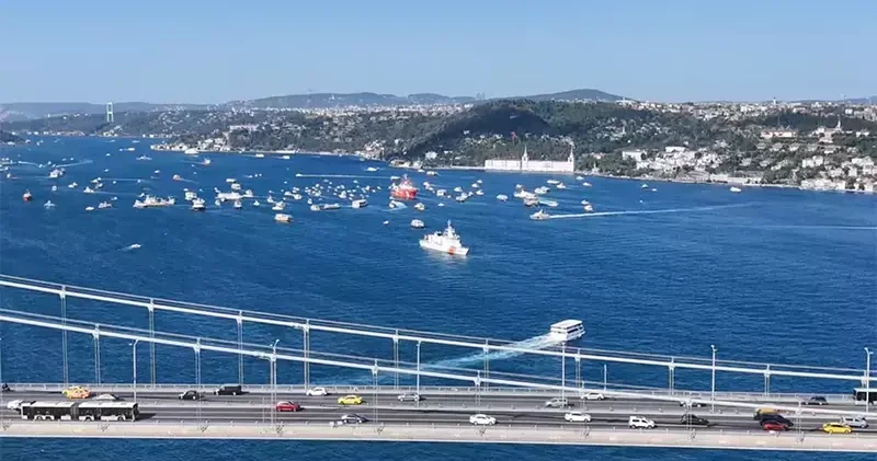 15 Temmuz şehitleri anısına 253 tekne boğazdan geçti