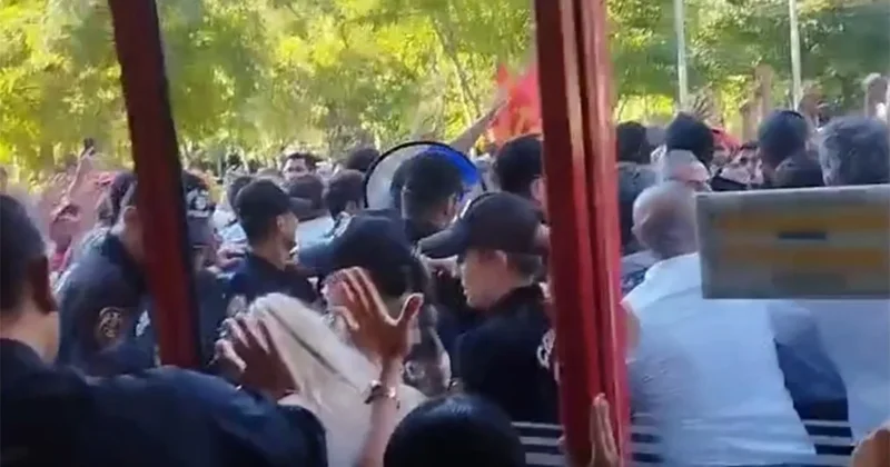 İşten çıkarılan 400 işçi, Büyükşehir Belediye Meclisi kapısına dayandı, polis müdahale etti Sözcü Gazetesi