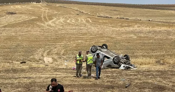 Siirt te kontrolden çıkan otomobil tarlaya yuvarlandı: 1 yaralı