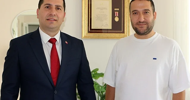 Sakarya İl Sağlık Müdürü Özdemir, 15 Temmuz da ameliyatına girdiği gaziyi ziyaret etti Sakarya Haberleri