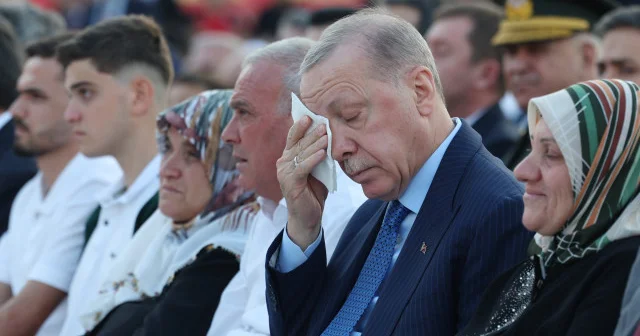 Cumhurbaşkanı Erdoğan ın anma programında gözleri doldu VİDEO İZLE