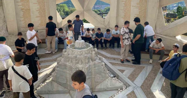 15 Temmuz Şehitler Anıtı na sabahın erken saatlerinde ziyaret VİDEO İZLE