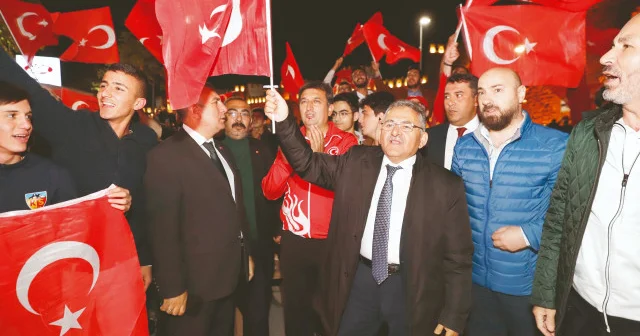 Kayseri den Türkiye ye mesaj: Bizi ayakta tutan birlik ve beraberliğimiz 15 Temmuz Darbe Girişimi Haberleri