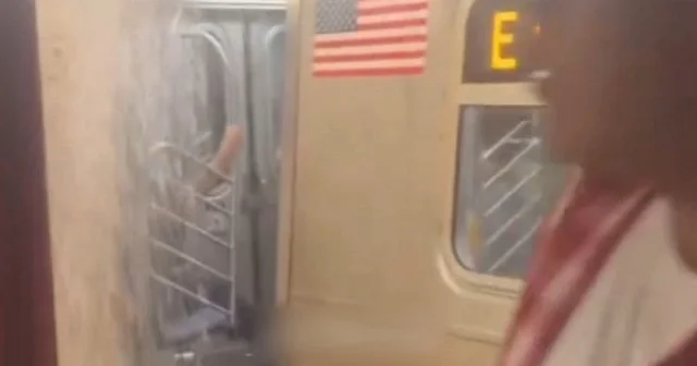 New York ta ani bastıran sağanak hayatı felç etti: Metro durakları ve tren rayları sular altında kaldı VİDEO İZLE