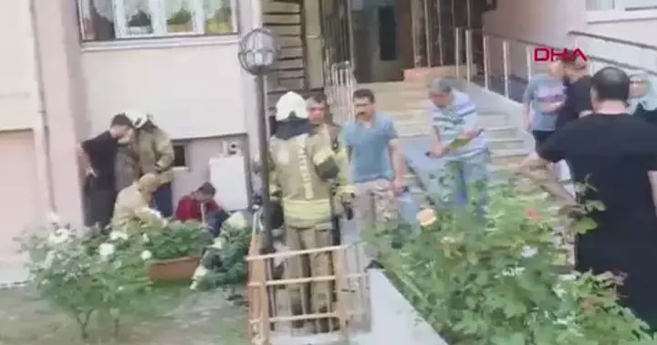 Beylikdüzü nde kimyasal madde alarmı: 15 katlı bina tahliye edildi