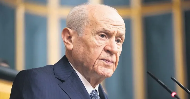 Türk milleti hainlerin başını ezdi