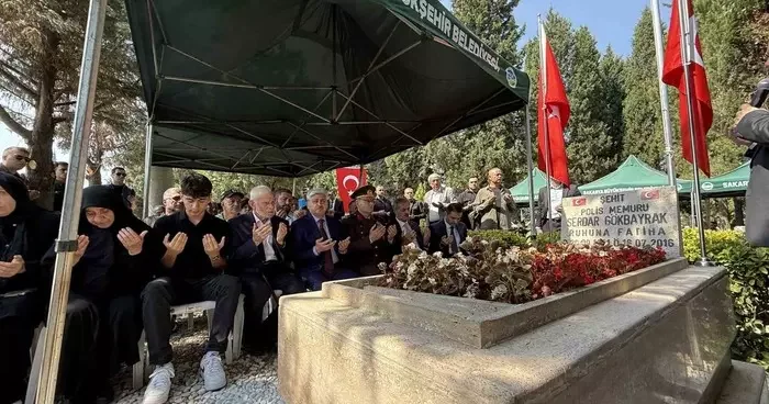 15 Temmuz şehidi, 9’uncu yıl dönümünde mezarı başında anıldı