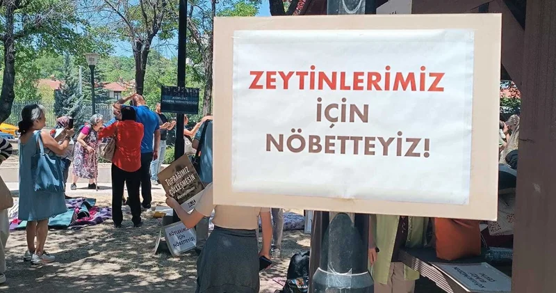 TBMM nin yakınındaki parkta zeytin nöbeti tutan köylüler saat verdi, destek çağrısı yaptı: Bütün köylülerimizi, vatandaşlarımızı Cemal Süreya Parkı na bekliyoruz