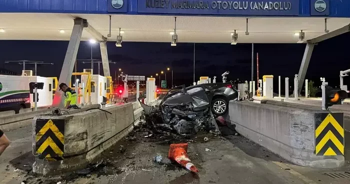 Kuzey Marmara Otoyolu nda gişelerde feci kaza: Üst düzey yönetici hayatını kaybetti