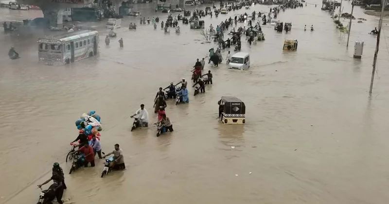 Pakistan da sel 219 can aldı