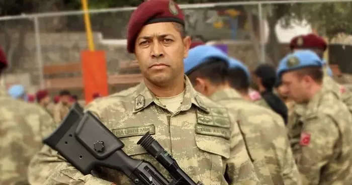 Milli Savunma Üniversitesi duyurdu! 15 Temmuz şehidi Ömer Halisdemir in kızı teğmen oldu