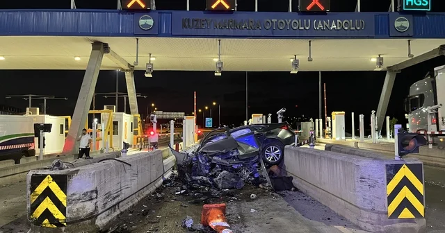 Kuzey Marmara Otoyolu nda otomobil gişenin beton banketine çarptı; 1 ölü Kocaeli Haberleri