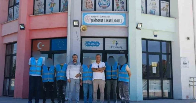 Kamu yararına çalışma yükümlüleri okulları boyayıp temizledi Hayat Haberleri
