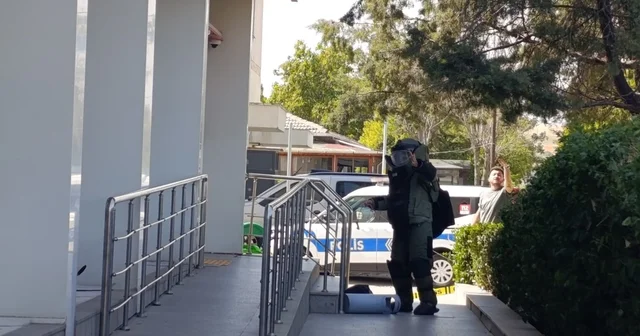 Edirne de banka şubesinin önünde bırakılan şüpheli çanta fünye ile patlatıldı Edirne Haberleri
