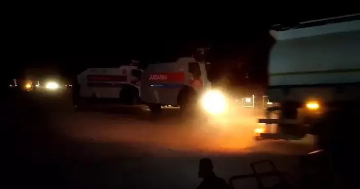 Suriye de çıkan yangına müdahale için Türkiye den araç ve personel sevkiyatı sürüyor