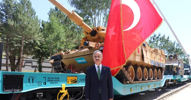 Bakan Uraloğlu: Türkiye savunma sanayii ürünleriyle dünya piyasalarına mührünü vurdu