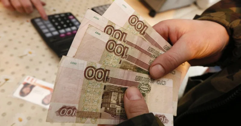 Rusya da şirketlerin döviz satma zorunluluğu iptal edildi