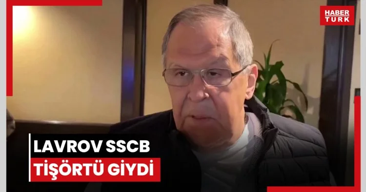 Lavrov SSCB tişörtü giydi