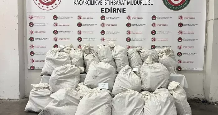 Kapıkule deki iki operasyonda 245 kilo 932 gram esrar ele geçirildi