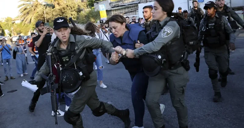 İsrail de Protestoya Çıplak Arama Skandalı
