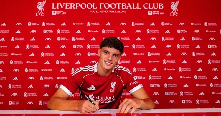 Liverpool da 18 lik yeni transfer: Giovanni Leoni!