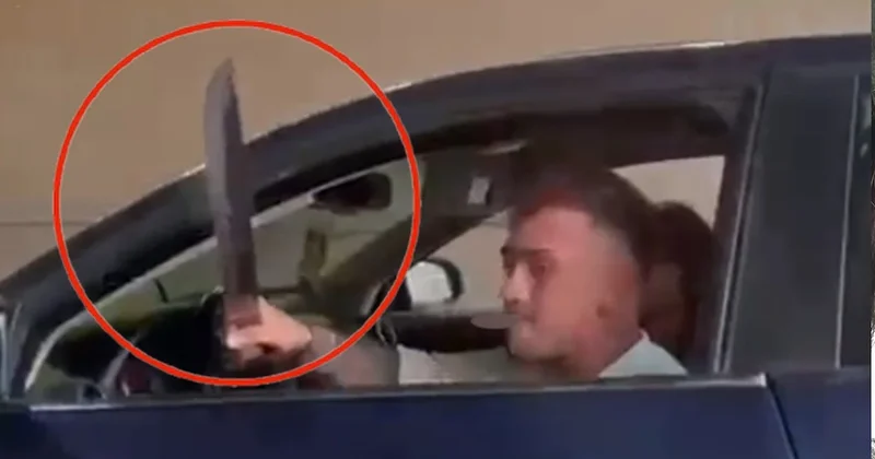 Ankara da trafik dehşet: Seyir halinde camdan kılıç savurdu Sözcü Gazetesi