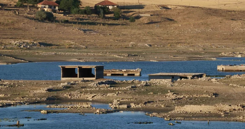 Sular çekilince ortaya çıktı; köylüleri heyecan sardı