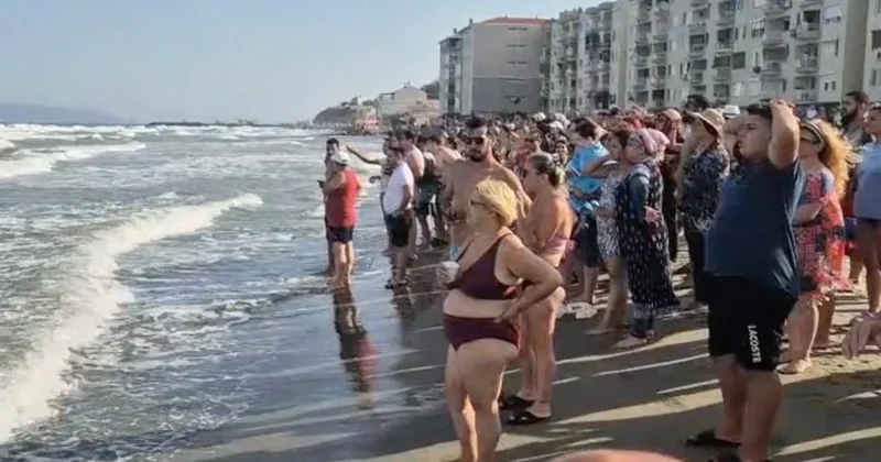 Denize girmek yasak ama dinleyen yok: 1 kişi kayıp, 2 kişi boğulma tehlikesi geçirdi Sözcü Gazetesi