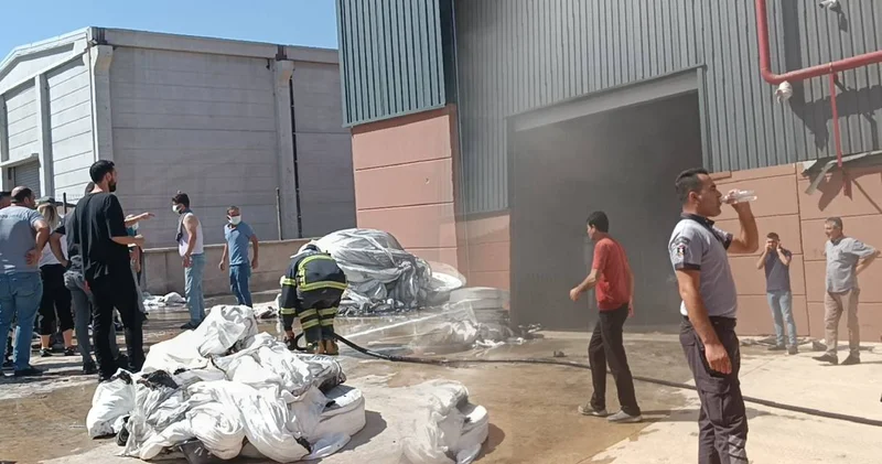 Gaziantep’de fabrika yangın! 2 işçi dumandan etkilendi
