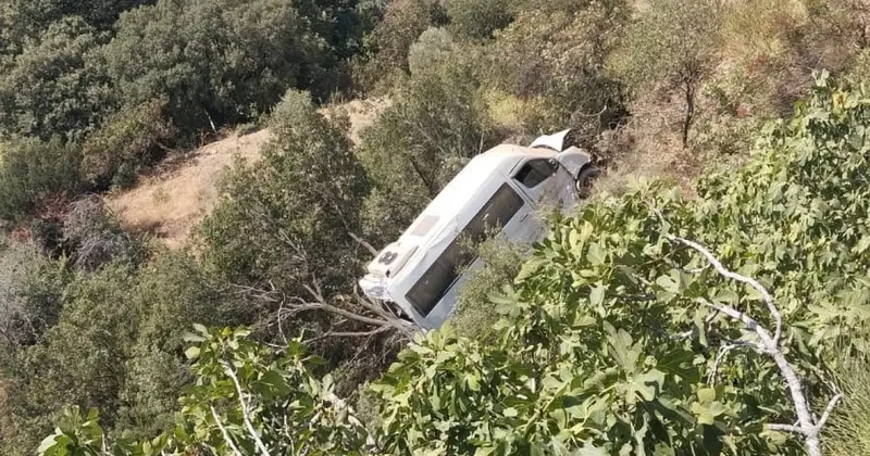 Aydın’da öğrenci servisi yoldan çıkıp uçuruma sürüklendi