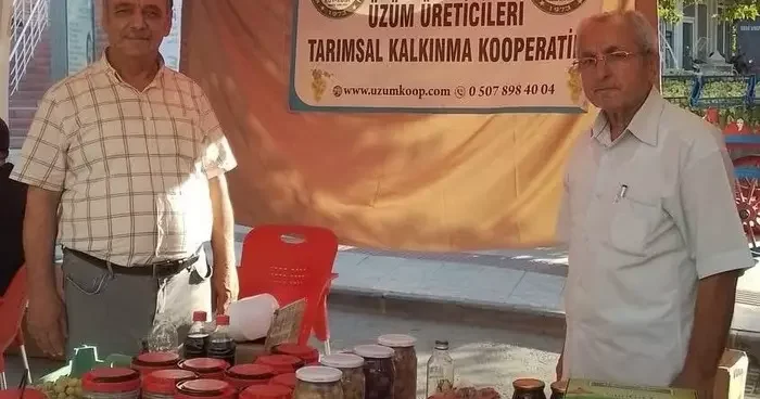 Sarıgöl de pekmezli karbastı festivale damga vurdu