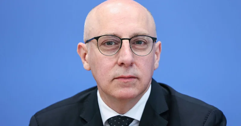 Almanya da iç istihbarat o Türk e emanet!
