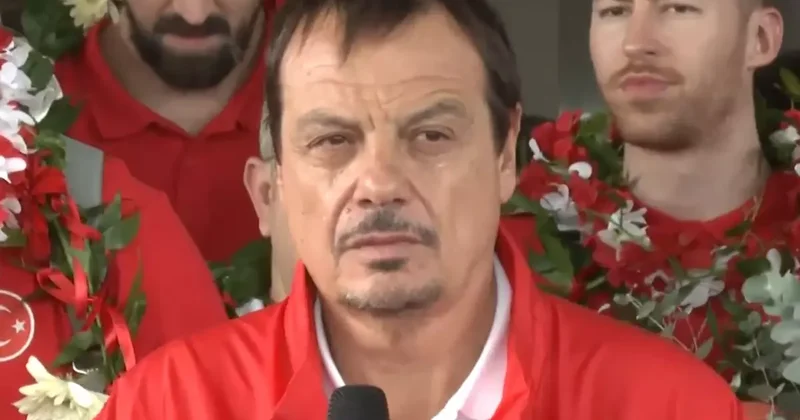 Ayakta durmakta bile zorlandı! Ergin Ataman ın zor anları
