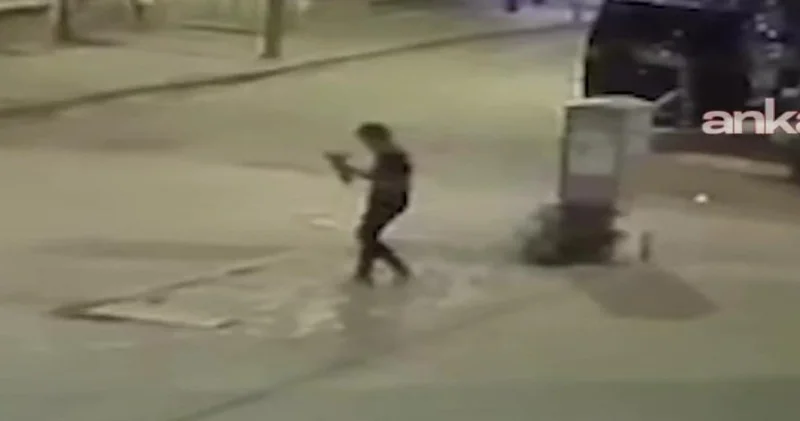Bunu yapan insan olamaz! Yavru kediye ölümüne eziyet!