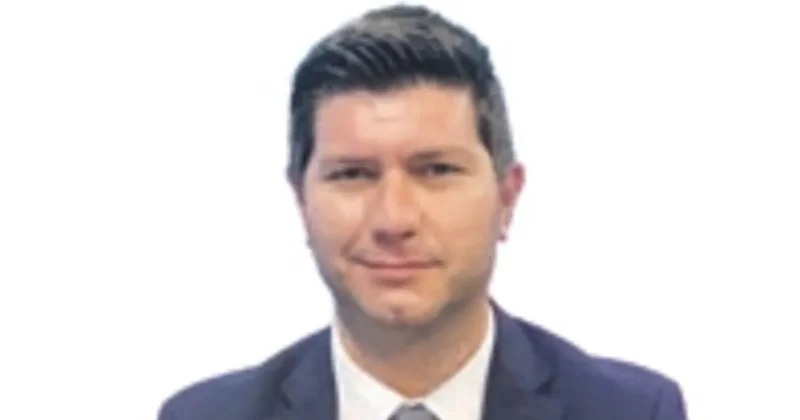 SUAT UMURHAN Gururlu üzüntü