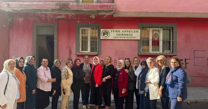 Azime Çiftçi Türk Anneler Derneği ni ziyaret etti