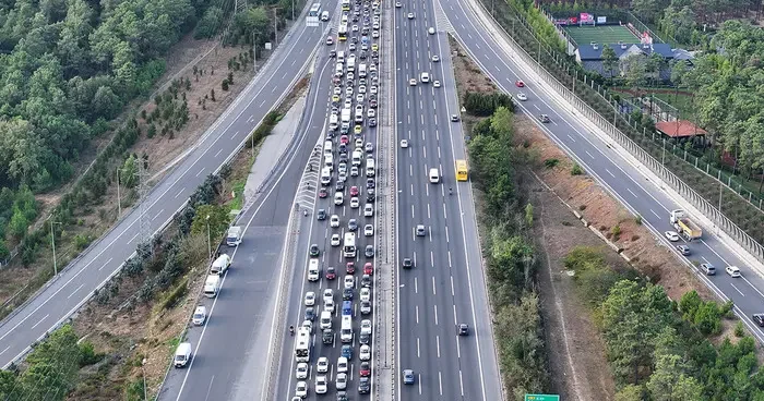 İstanbul’da haftanın ilk iş günü trafik kilitlendi! Bazı noktalarda yüzde 80 e çıktı