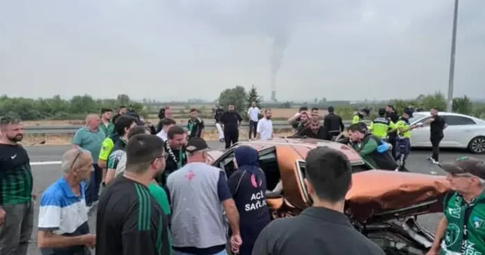 Otoyolda aracın hurdaya döndüğü kazada acı haber: Karı koca hastanede vefat etti