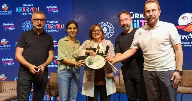 Gaziantep haberleri Şef Ömür Akkor, Gaziantep in Türk gastronomisi için önemini anlattı 15 Eylül 2025