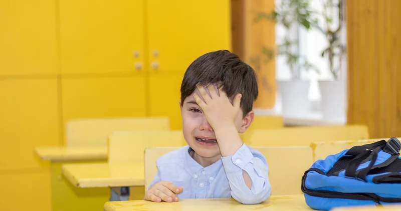 Okul fobisi olan çocukların aileleri ne yapmalı?