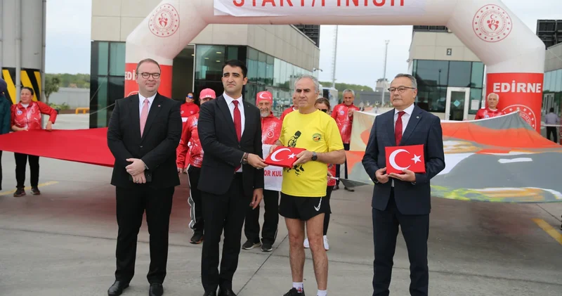 Atletlerin Selanik ten getirdiği Ata toprağı Türkiye ye ulaştı