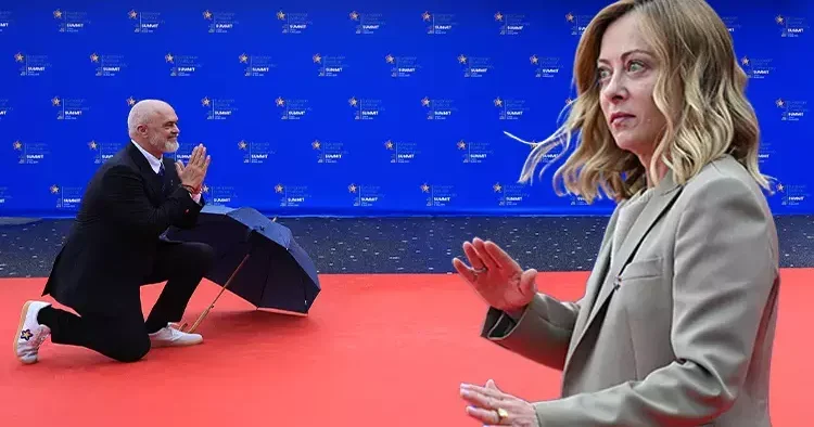 Arnavutluk lideri Rama, İtalya Başbakanı Meloni yi dizlerinin üzerinde karşıladı