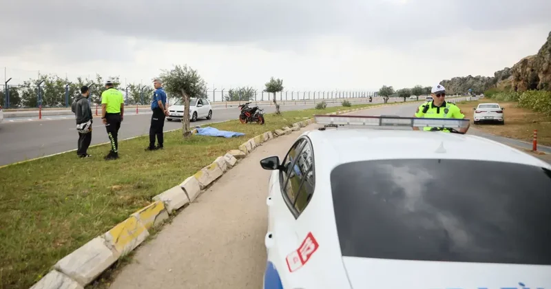 Kazada hayatını kaybeden arkadaşının başında böyle bekledi