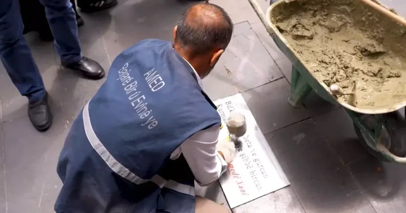 Diyarbakır da Kürt Dil Bayramı na özel şiirli kaldırımlar