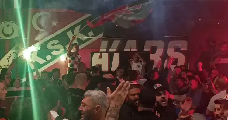 Karşıyaka final için avantajı kaptı!